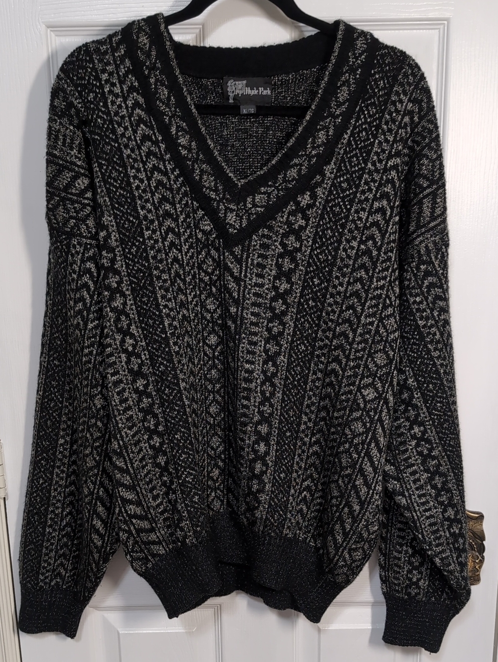Vintage Hyde Park Coogi Style Wool Blend Geometric Vertical Knit V-Neck XL
